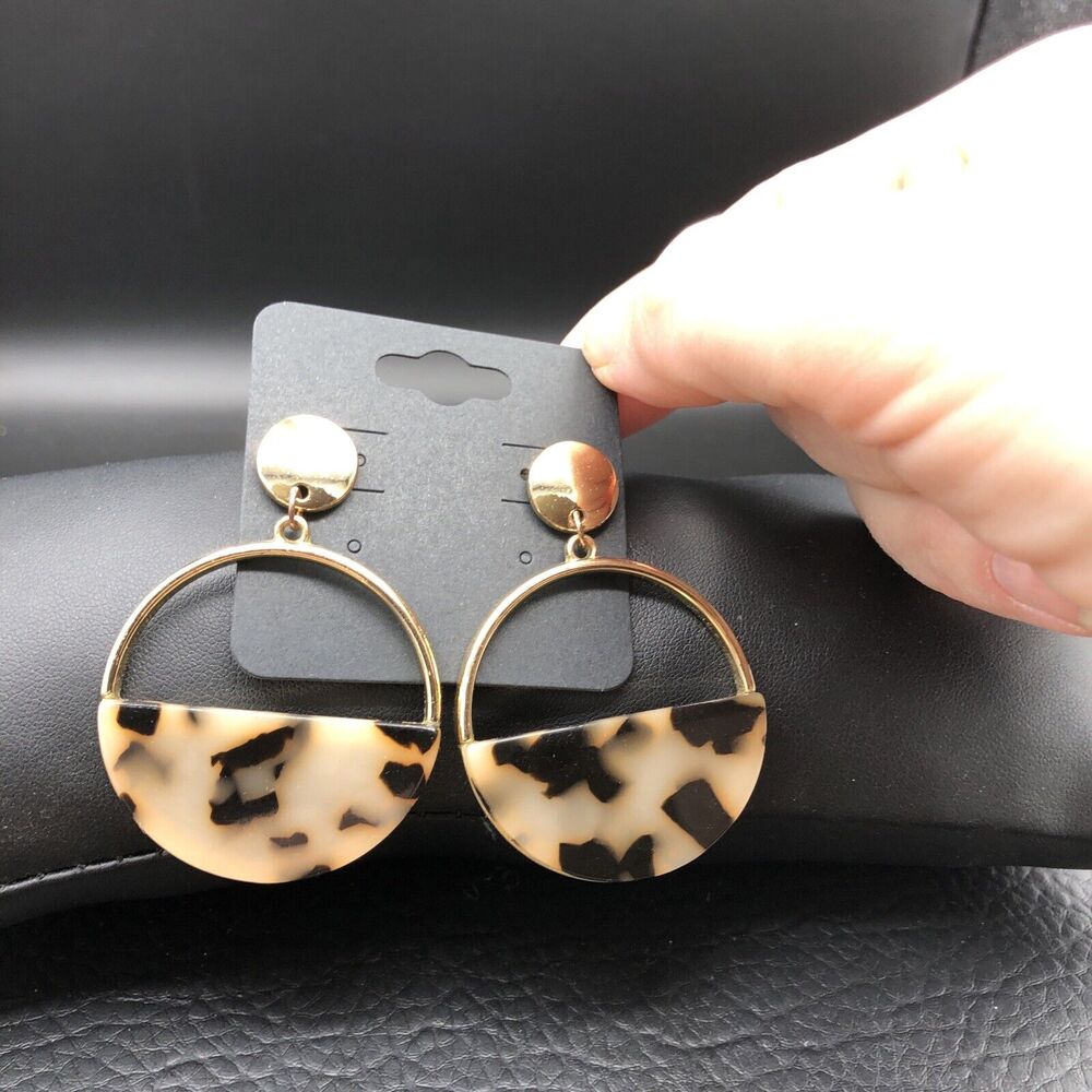 Faux Tortoiseshell Earrings Half‎ Moon Resin Gold Tone Frame Dangles - Picture 5 of 5